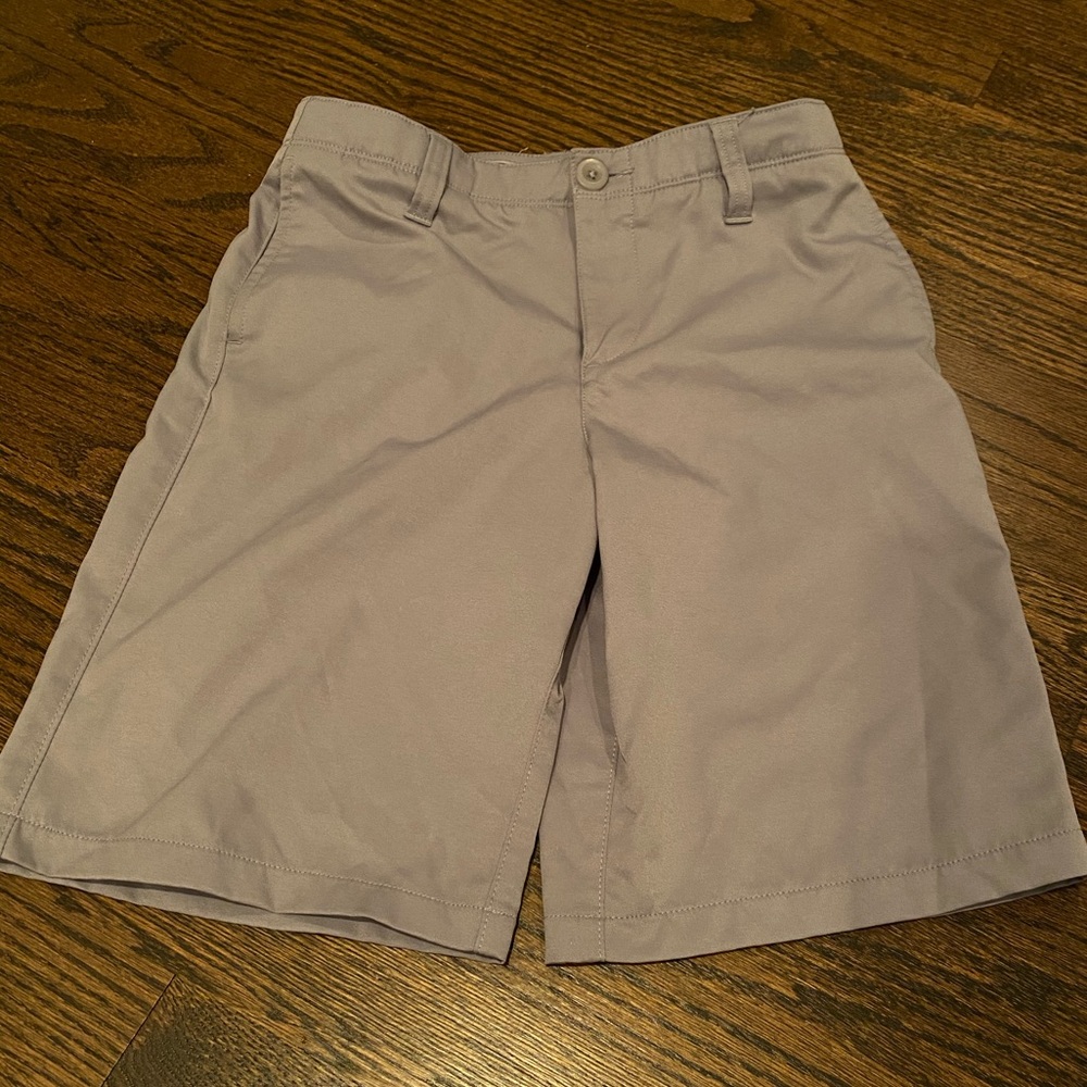 Under Armour boys gray shorts, size 12.